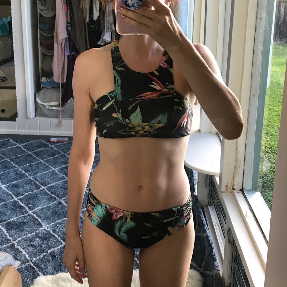 Stone fox swim top
